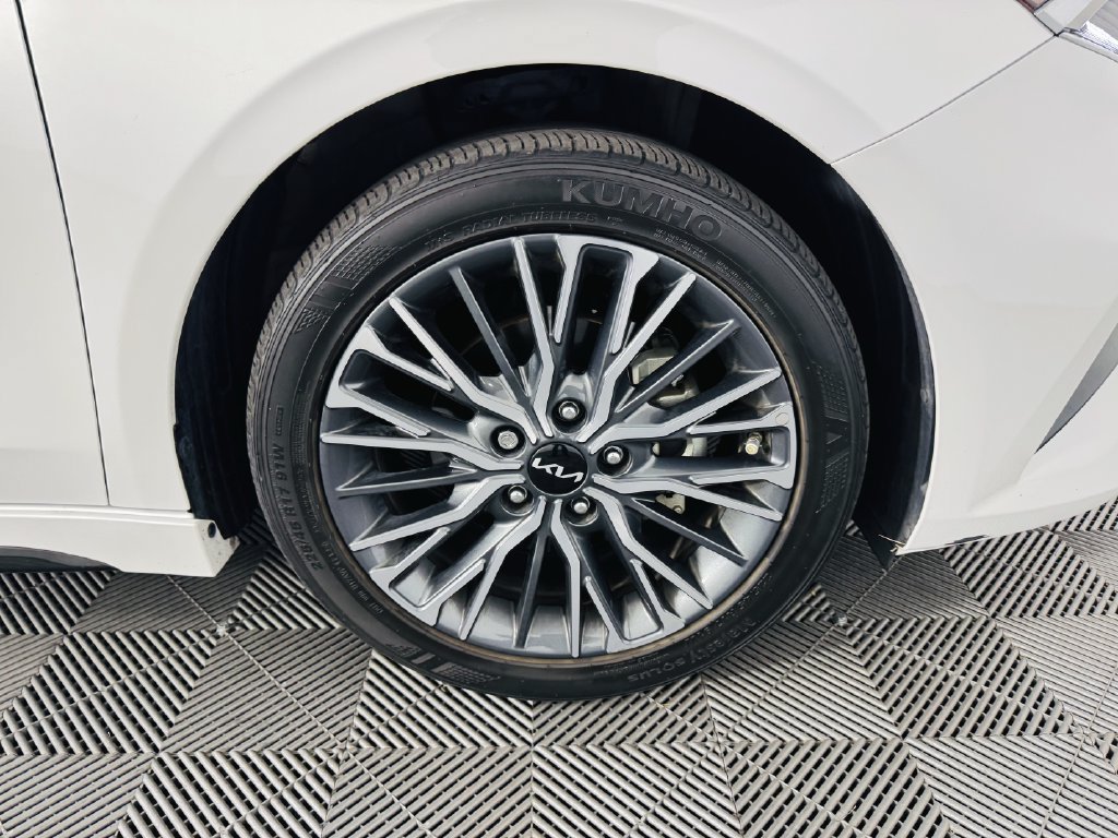Used 2023 Kia Forte GT-Line w/ GT-Line Technology Package FWD image 31