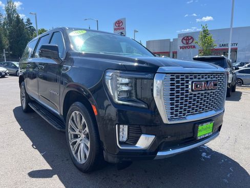 Used 2023 GMC Yukon XL Denali w/ Advanced Technology Package AWD/4WD image 1