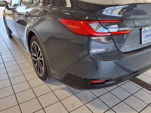 Used 2025 Toyota Camry XLE FWD image 20