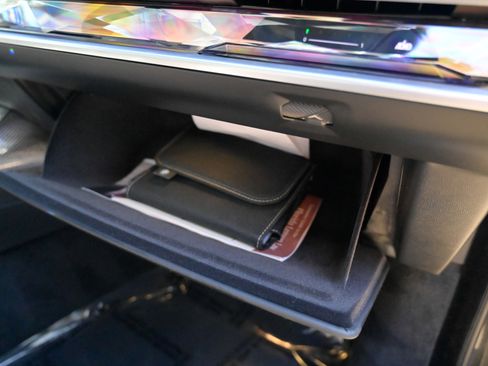 Used 2023 BMW 760i xDrive w/ Executive Package image 62