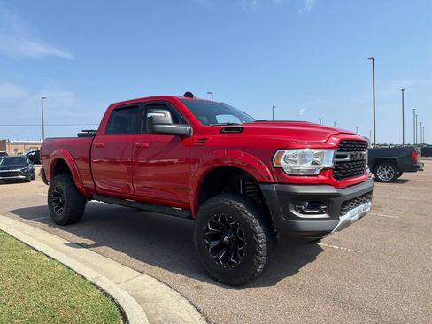 Used 2024 RAM 2500 Big Horn w/ Sport Appearance Package AWD/4WD image 4