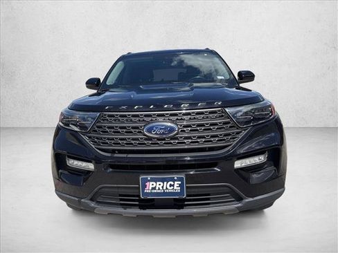 Used 2022 Ford Explorer XLT w/ Equipment Group 202A RWD image 11