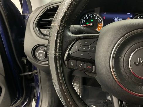 Used 2017 Jeep Renegade Altitude AWD/4WD image 12