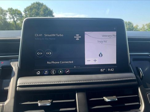 Used 2021 Chevrolet Tahoe Z71 w/ Rear Media and Nav Package image 32