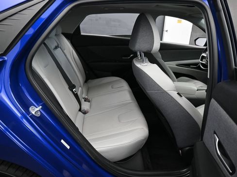 Used 2023 Hyundai Elantra Limited FWD image 39