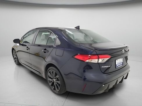 Used 2023 Toyota Corolla SE FWD image 5