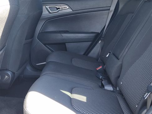 Used 2024 Kia Sportage LX image 29