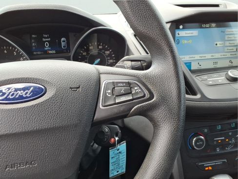 Used 2017 Ford Escape SE w/ Equipment Group 201A FWD image 8
