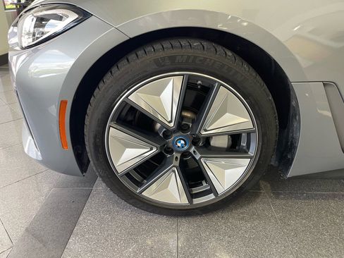Used 2022 BMW i4 eDrive40 RWD image 21