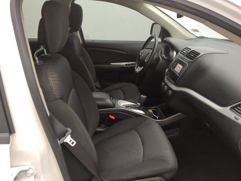 Used 2020 Dodge Journey SE w/ SE Popular Equipment Group image 21