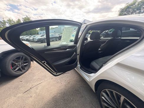 Used 2023 BMW 530i xDrive w/ Premium Package AWD/4WD image 18