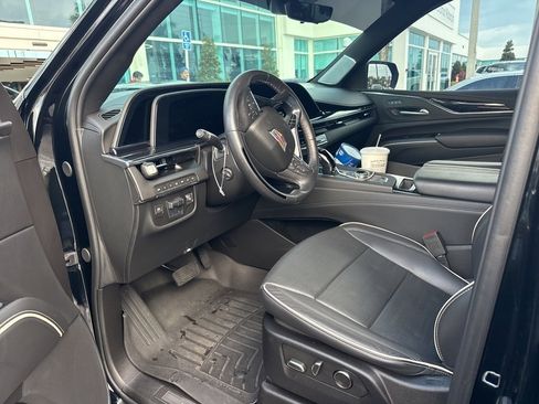 Used 2023 Cadillac Escalade ESV Sport w/ LPO, ONYX Package image 3