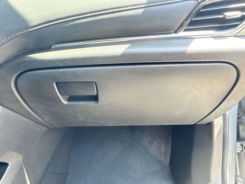 Used 2021 Chevrolet Traverse LS FWD image 36