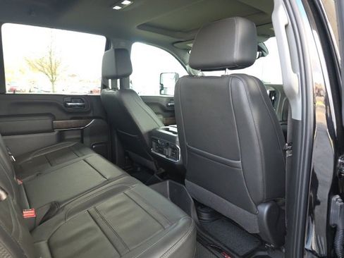 Used 2022 GMC Sierra 3500 Denali w/ Denali Black Diamond Edition image 15