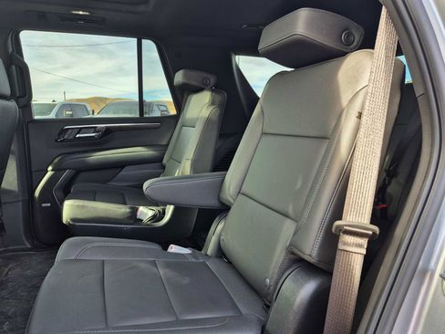 Used 2025 Chevrolet Tahoe Z71 w/ Z71 Off-Road Package AWD/4WD image 32