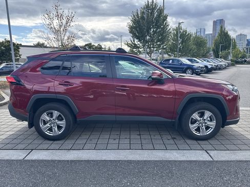 Used 2023 Toyota RAV4 XLE w/ Convenience Package AWD/4WD image 4