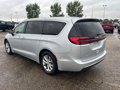 Used 2026 Chrysler Pacifica Limited