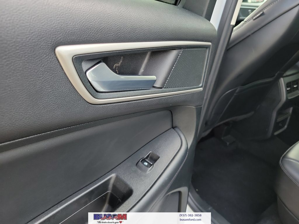 Used 2024 Ford Edge SEL AWD/4WD image 11