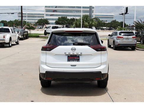 Used 2025 Nissan Rogue S FWD image 5
