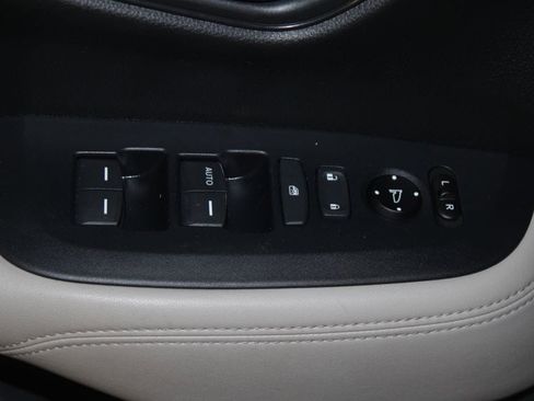 Used 2024 Honda HR-V LX image 9