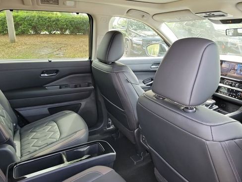 New 2026 Nissan Pathfinder Platinum FWD image 29