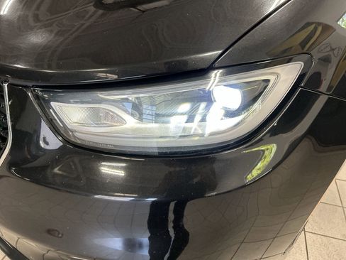 Used 2023 Chrysler Pacifica Touring-L FWD image 32