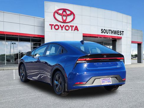 New 2026 Toyota Prius LE image 32