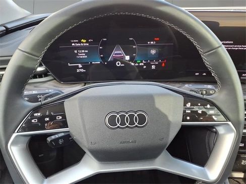 Used 2025 Audi Q5 Premium w/ Convenience Package image 17