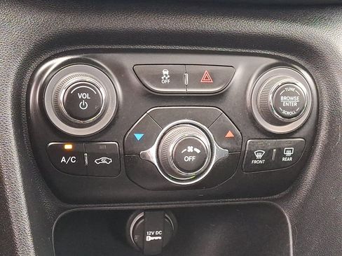 Used 2013 Dodge Dart SXT FWD image 17