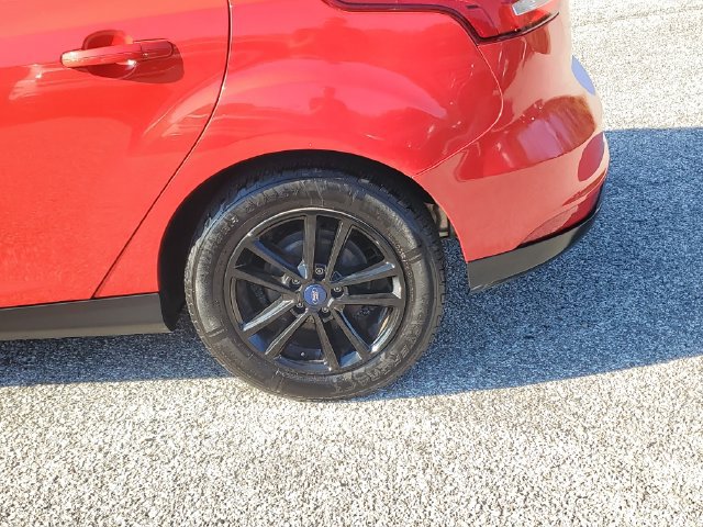 Used 2017 Ford Focus SE FWD image 8