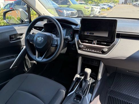 Certified 2024 Toyota Corolla Cross LE w/ Moonroof Package AWD/4WD image 21