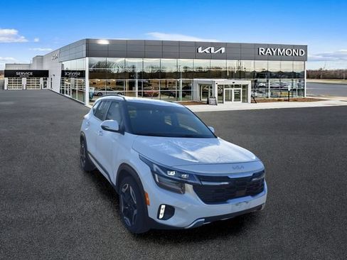Certified 2024 Kia Seltos SX w/ SX Sunroof Package AWD/4WD image 9