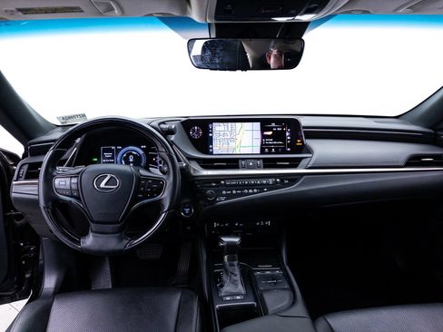 Used 2020 Lexus ES 300h w/ Premium Package FWD image 23