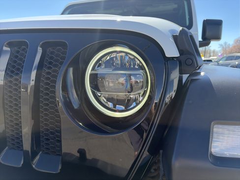 Used 2021 Jeep Wrangler Willys image 9