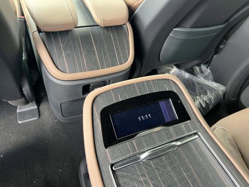 New 2026 Lincoln Navigator L Black Label AWD/4WD image 21
