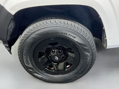 Used 2019 Toyota Tacoma SR RWD image 13