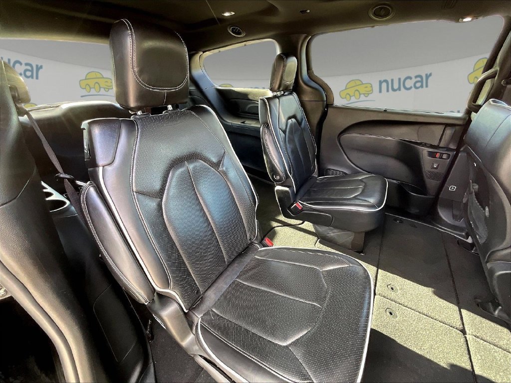 Used 2025 Chrysler Pacifica Limited FWD image 15