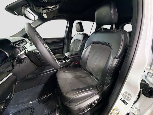 Used 2023 Jeep Grand Cherokee L Laredo AWD/4WD image 21