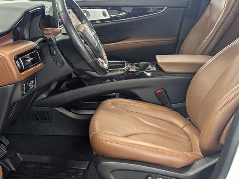 Used 2023 Lincoln Nautilus Reserve AWD/4WD image 5