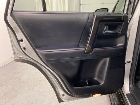 Used 2024 Toyota 4Runner TRD Off-Road Premium image 27