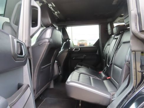 Used 2025 Ford Bronco Outer Banks AWD/4WD image 21