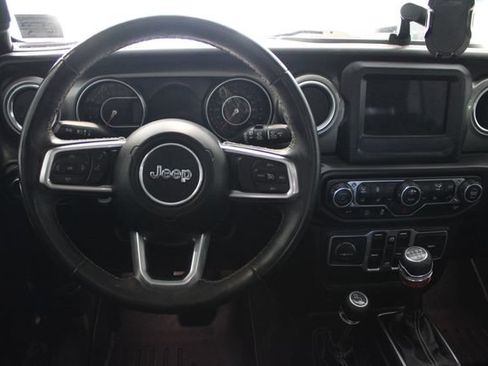 Used 2018 Jeep Wrangler Unlimited Sahara w/ LED Lighting Group AWD/4WD image 6