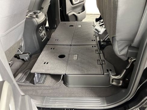 Used 2024 Nissan Titan SV w/ SV Convenience Package image 50