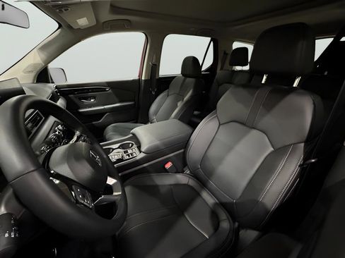 Certified 2025 Honda Pilot Touring image 21