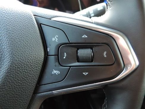 Used 2024 Chevrolet Trax ACTIV w/ Sunroof Package FWD image 27