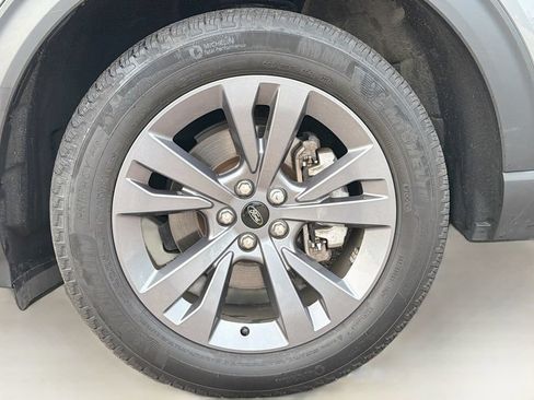 Used 2024 Ford Explorer XLT w/ Equipment Group 202A AWD/4WD image 34