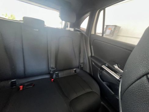 Used 2025 Mercedes-Benz GLA 250 image 38