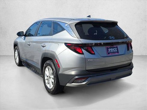 Certified 2025 Hyundai Tucson SE image 7