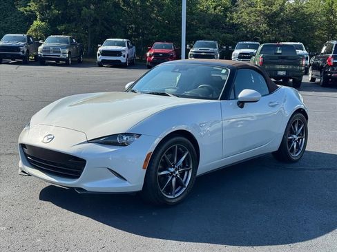 Used 2019 MAZDA MX-5 Miata Grand Touring RWD image 7