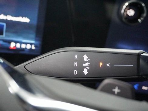 New 2026 Chevrolet Suburban Premier image 29